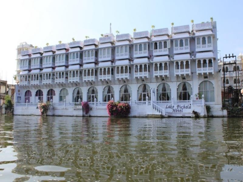 Lake Pichola Hotel Udaipur Buitenkant foto